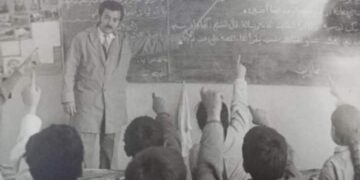 أيقونة التربية والتعليم بزايو: رصدٌ لذكرى المعلم الفاضل سي محمد البدوي من خلال صورة تاريخية