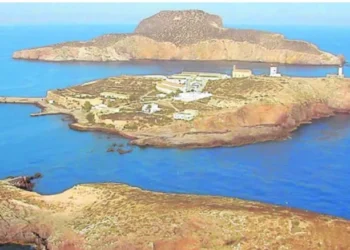 إسبانيا تعزز تحصيناتها العسكرية بالجزر الجعفرية والصخور المحتلة في ظل المطالب المغربية