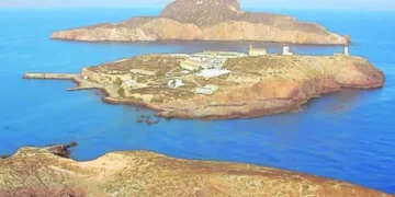 إسبانيا تعزز تحصيناتها العسكرية بالجزر الجعفرية والصخور المحتلة في ظل المطالب المغربية