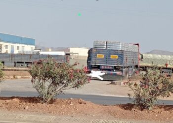 قنينات بلاستيكية تحت شحيب الشمس: عصبة حقوق الإنسان بالناظور تدق ناقوس الخطر حول الأمن الصحي للمستهلكين