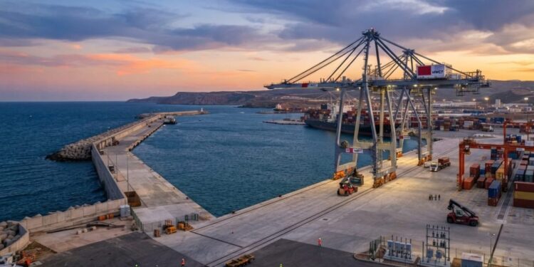 استثمار صيني بـ160 مليون دولار يضع الناظور غرب المتوسط على خريطة صناعة البطاريات