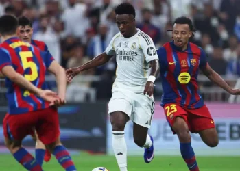 لماذا انطلقت منافسات “الليغا” دون برشلونة وريال مدريد؟