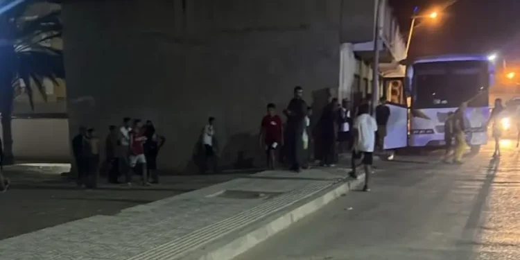 سلطات الناظور ترحل عشرات المهاجرين خارج الإقليم بالحافلات