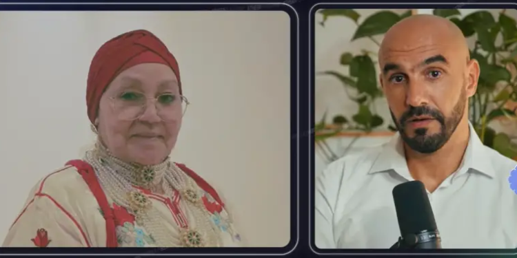 الركراكي يحكي تفاصيل مثيرة عن عمله كمنظف في مطار باريس مع والدته