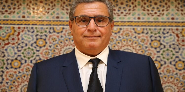 تقرير يكشف تفاصيل عطلة أخنوش التي انتهت مبكرا بغضبة ملكية