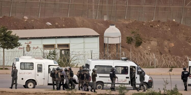 إحالة عناصر من القوات المساعدة على القضاء بتطوان في ملف للهجرة غير النظامية