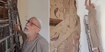 قصة الأب السوري الذي حرس كتب ابنه 15 عاماً « فيديو »