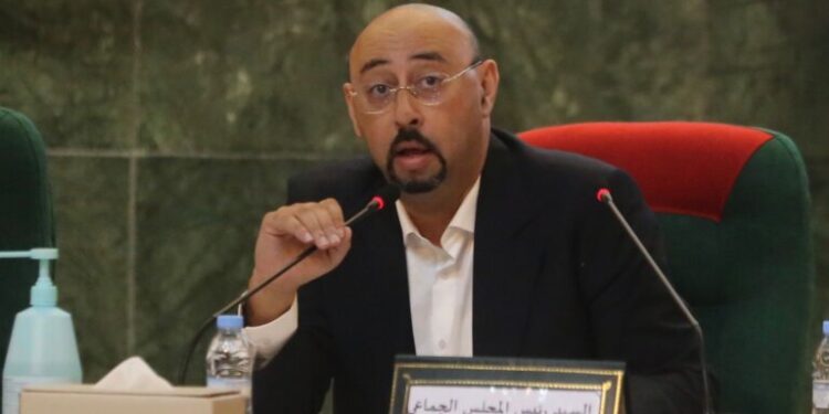خيوط شبكة التزوير بطنجة تتشابك.. مذكرة بحث دولية في حق العمدة وترقب استدعاء منتخبين