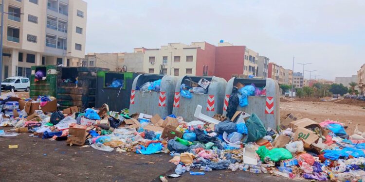 الناظور يغرق في الأزبال.. أين المجالس المنتخبة والشركة المفوضة؟