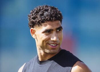 120 مليون يورو أمام حكيمي.. هل ينجح الهلال في خطف نجم المغرب؟