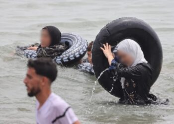 بعد رحلة العبور إلى سبتة.. أمهات مغربيات يلدن في المستشفى ويجدن أنفسهن أمام مأزق جديد