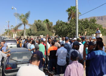 فلاحو سهل صبرة يحتجون أمام قيادة أولاد ستوت للمطالبة بدورة سقي لإنقاذ محاصيلهم