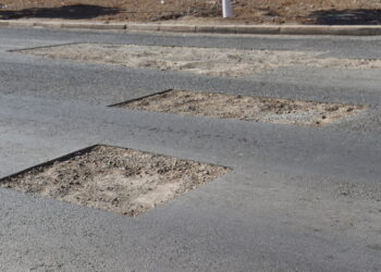 ترقيعات الطرق بشوارع زايو تتحول إلى حفر ومطبات تهدد سلامة المواطنين – فيديو