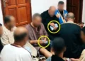 قبيل الانتخابات.. أموال توزَّع داخل مسجد تثير جدلاً واسعاً