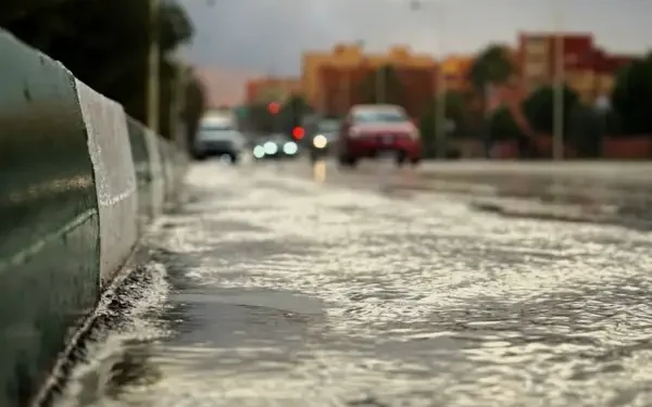 طقس المغرب.. أجواء حارة غداً بعدد من المناطق وزخات مطرية مرتقبة