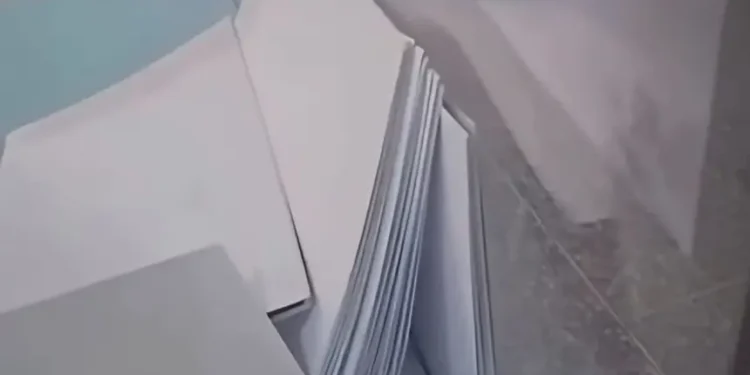 فيديو صندوق الأظرفة المشبوهة يهز طنجة.. النيابة العامة تفتح تحقيقاً عاجلاً