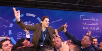 المنصوري ترفض وصمة “مرشحة إسـ..ـرائيل” وتتبرأ من صاحب مقال “كلنا إسـ..ـرائيليون”