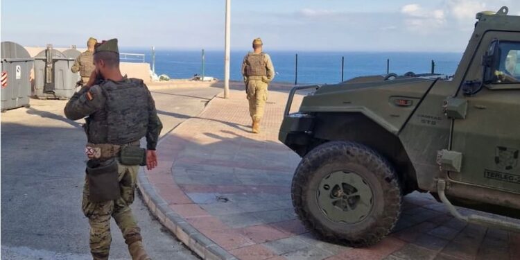 إصابة جنديين إسبانيين في سبتة ونقلهما على وجه السرعة إلى مستشفى عسكري بمدريد