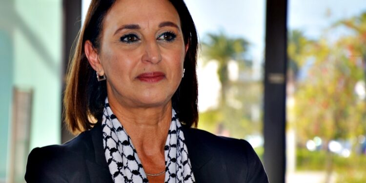 نبيلة منيب تعود إلى البرلمان من بوابة “أنفا”.. وتحالف اليسار يستعيد حضوره المحلي بالعاصمة الاقتصادية