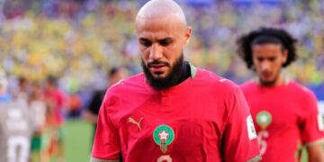 نصير مزراوي يغادر معسكر “الأسود” ويعود إلى مانشستر يونايتد