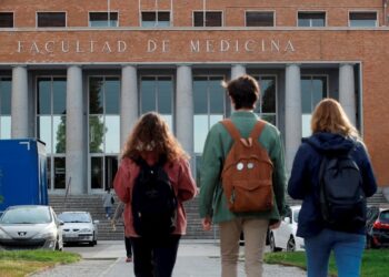 منحة بـ2100 يورو في إسبانيا.. طلبة الجامعات أمام فرصة جديدة في مدريد