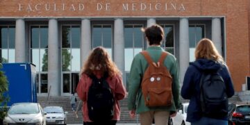 منحة بـ2100 يورو في إسبانيا.. طلبة الجامعات أمام فرصة جديدة في مدريد