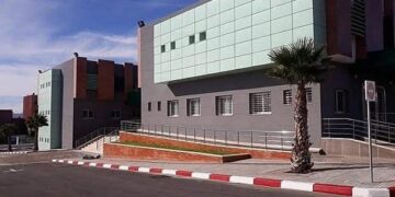مستشار بجماعة زايو يتهم طبيبا بمستشفى القرب بإهانته وحرمانه من الفحص ويناشد فتح تحقيق