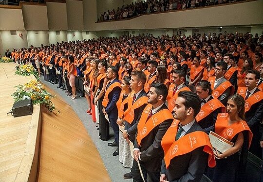 للطلاب والطالبات.. «نافارا » باسبانيا تعلن عن منح جامعية تشمل السكن والنقل ومساعدات مالية
