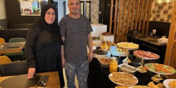 ​”لن أتخلى عن حجابي من أجل وظيفة”.. قصة ناظورية فضلت مئزرة الطهي على بدلة المحاماة في بلجيكا
