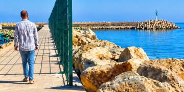 سياج حديدي يحجب جمال الطبيعة ويثير استياء ساكنة وزوار رأس الماء (قابوياوا)
