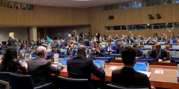 صفعة جديدة لأعداء الوحدة الترابية: الأمم المتحدة تعتمد قراراً يتبنى خيار الحكم الذاتي بأغلبية ساحقة.