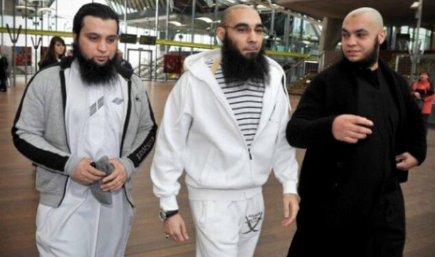 مصير مبهم لفؤاد بلقاسم.. بروكسل ترفض طلب لجوء زعيم “الشريعة من أجل بلجيكا” تمهيداً لترحيله إلى المغرب