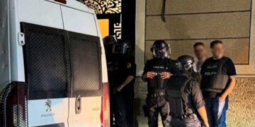 توقيف شخصين بمدينة الناظور في عملية أمنية مشتركة وحجز مخدرات وصفائح معدنية