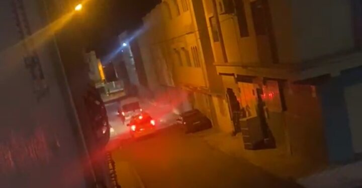 الدرك الملكي يوقف شابا من زايو بحوزته الخمور والمخدرات بعد مطاردة أمنية