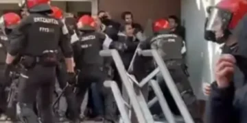 بعد إخلاء منزلها.. المساعدات الاجتماعية التي قد تستفيد منها عائلة إمام بإسبانيا تثير الجدل