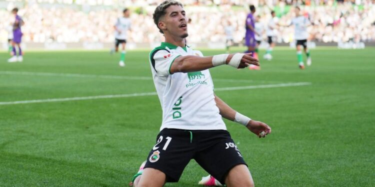 المغربي ياسر الزابيري يخطف الأنظار ويحلم بارتداء قميص برشلونة
