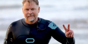 ​28 عاماً من الترحال.. بريطاني يعود إلى وطنه بعد أطول رحلة مشي في التاريخ