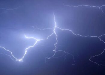 طقس الأربعاء.. زخات رعدية وأمطار مصحوبة بـ”الَبَرَد” بعدة مناطق بالمملكة وانخفاض في درجات الحرارة بالجنوب