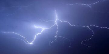 طقس الأربعاء.. زخات رعدية وأمطار مصحوبة بـ”الَبَرَد” بعدة مناطق بالمملكة وانخفاض في درجات الحرارة بالجنوب