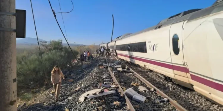 قنصلية المغرب بمدريد تكشف مستجدات حادث القطارات بإسبانيا وتُحدث خلية أزمة