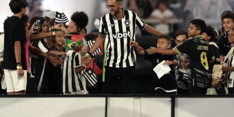 بفضل زياش.. بوتافوغو يكتسح منصات التواصل ويضع المغرب في قلب خطته التسويقية