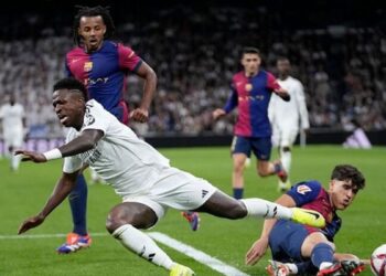 كلاسيكو الأرض.. موعد مباراة برشلونة وريال مدريد في الدوري الإسباني والقنوات الناقلة